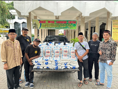 BKM Mesjid Al Islah Sei Blutu Medan salurkan zakat.