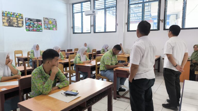 Tenang dan Konsentrasi Siswa SMAN 6 Medan Asesmen Gunakan CBT