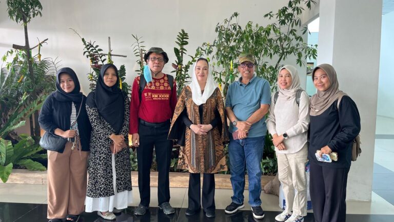 Bupati Natuna Curhat di Tengah Bandara: Tiket Pesawat Batam–Natuna Terbang Tinggi, Rakyat di Tanah Sendiri Tersandera Harga
