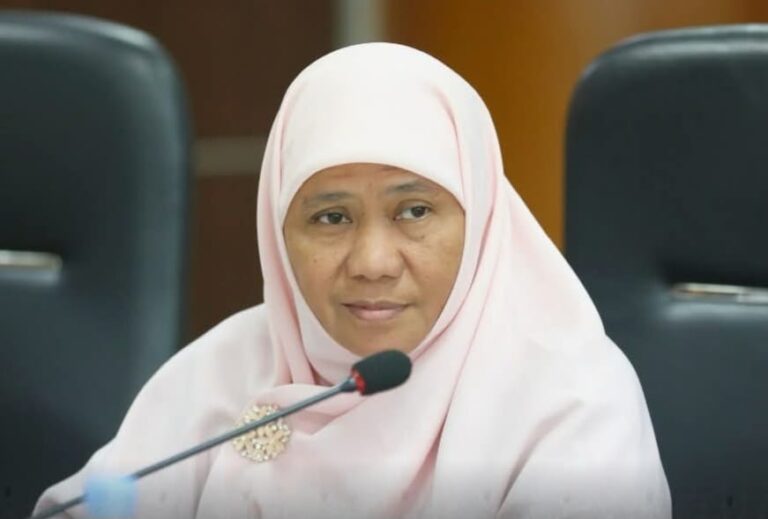 Hj Sri Rezeki “Gulingkan” Rajudin Sagala dari Wakil Ketua DPRD Medan