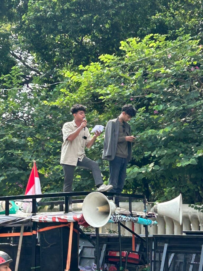KIP RI Didemo, Massa Desak Buka Data Pendidikan Mardiono