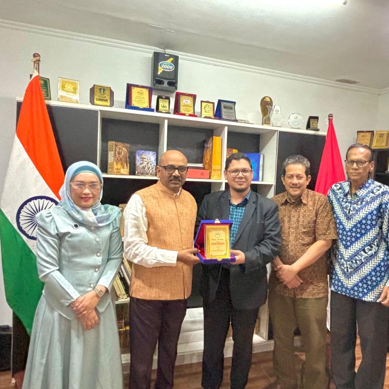 Universitas Dharmawangsa dan Konjen India Perkuat Kerjasama Internasional