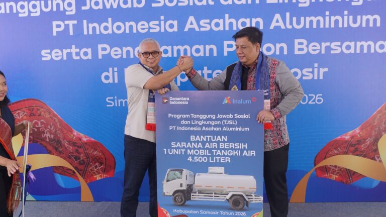INALUM Serahkan Bantuan TJSL untuk DorongPembangunan Berkelanjutan di Samosir