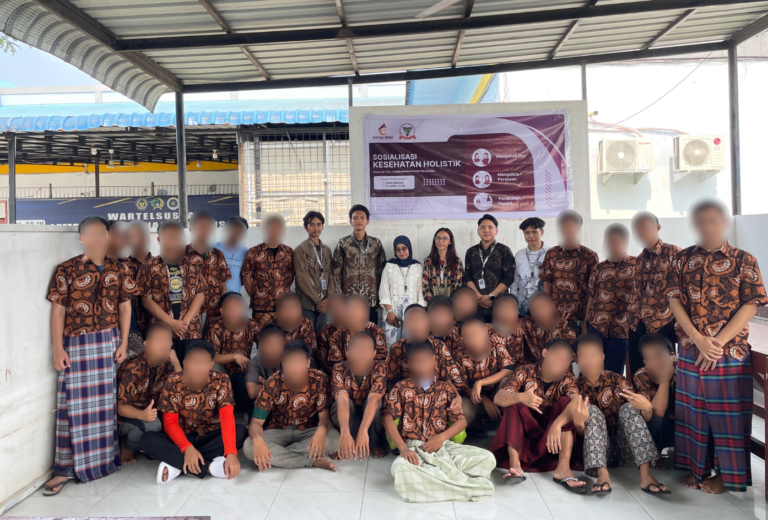 Sejumlah anak binaan di LPKA Medan mengikuti sosialisasi kesehatan holistik.