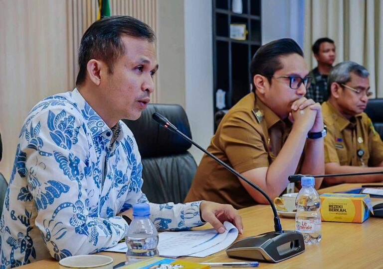 Wali Kota Rico Waas Evaluasi Pengelolaan Aset BUMD