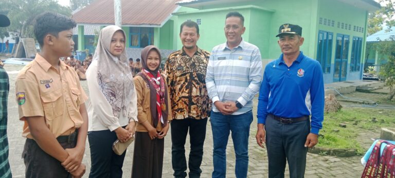 SMPN 7 PST Cetak Siswa Berprestasi, Camat Kennedy Tarigan Beri Dukungan Langsung