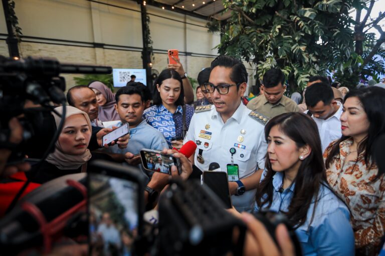 Dihadapan Menteri Komdigi, Rico Waas Tegaskan Perang Lawan Judol