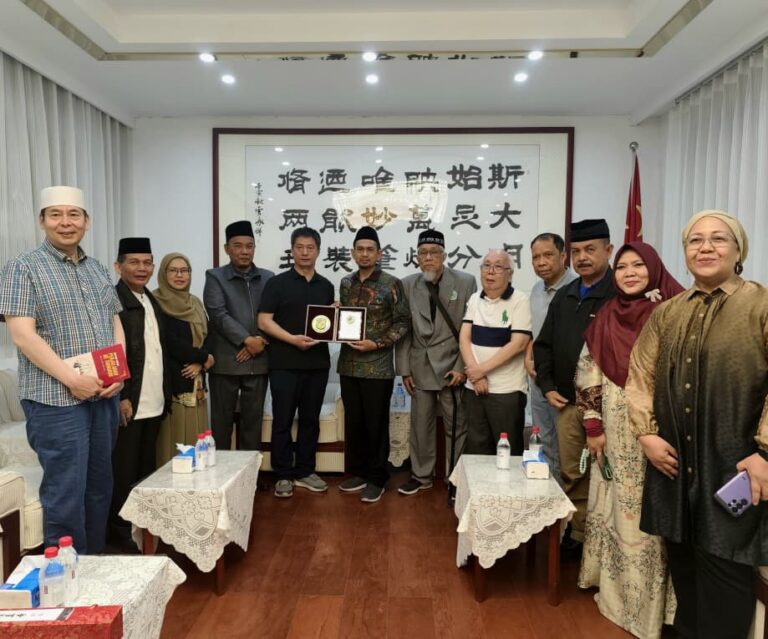 Rektor UIN Sumut Kunjungi Xinjiang Pusat Komunitas Muslim Terbesar di Tiongkok