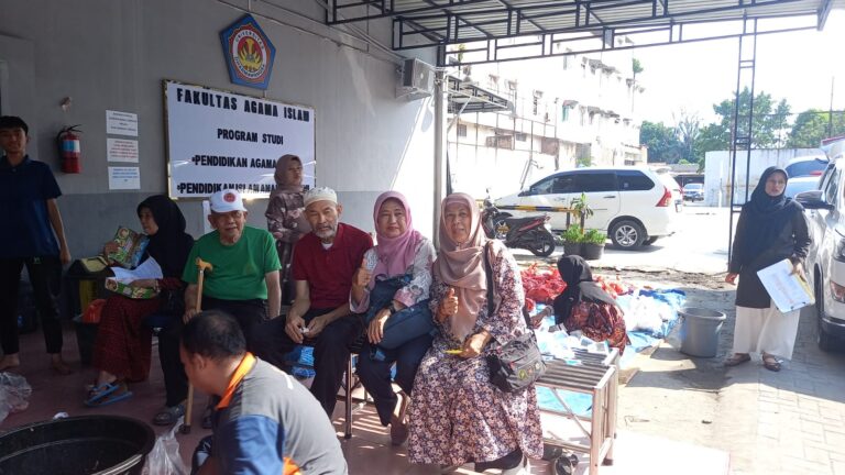 Civitas Universitas Dharmawangsa Sembelih 15 Hewan Kurban