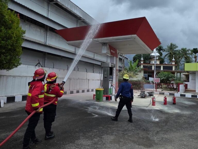 Pertamina Patra Niaga Regional Sumbagut Perkuat Kesiapsiagaan Penanganan Kebakaran SPBU melalui Simulasi PKD di Padang