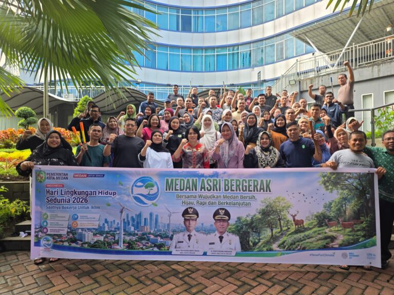 Dukung Medan Asri Bergerak, Sekretariat DPRD Medan Gelar Gotong Royong Massal
