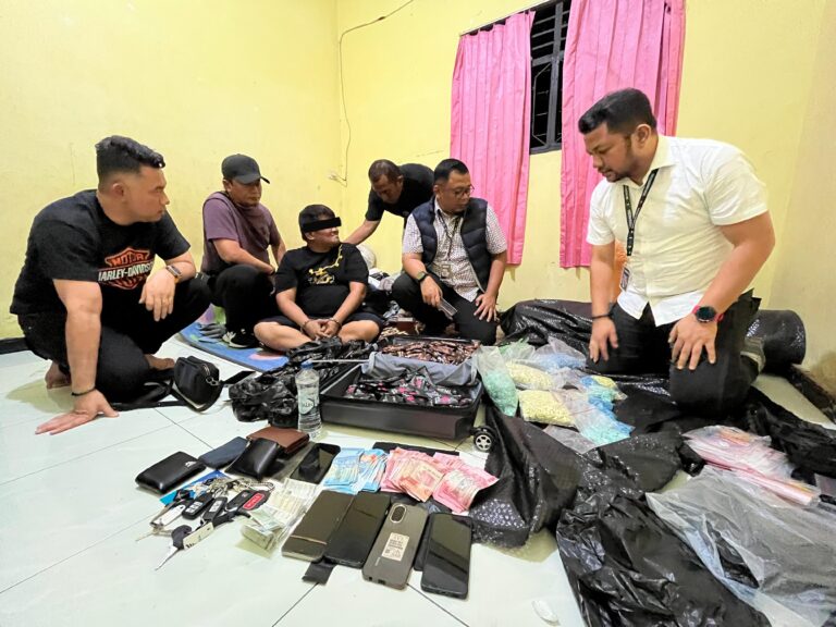Polisi Ringkus Gembong Narkoba Sunggal: 10.447 Butir Ekstasi, 828 Vape Narkoba, dan Uang Rp 246 Juta Disita