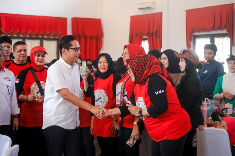 Rico Waas Apresiasi Aksi Sosial Maluku Medan Bersatu