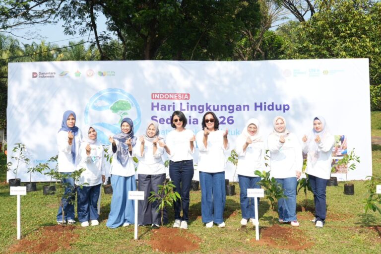 PTPN IV PalmCo dan Ikatan Istri Perkebunan Tanam Pohon Selamatkan Lingkungan