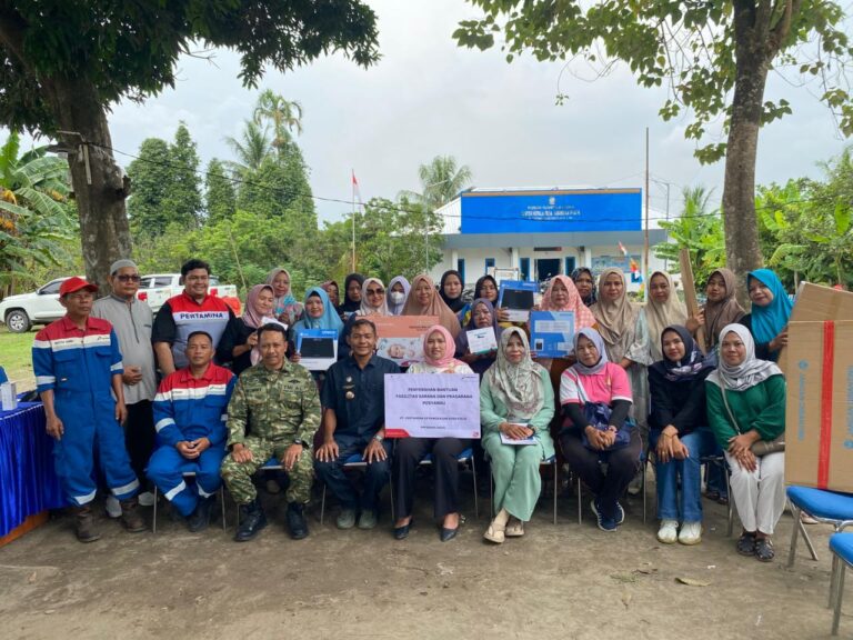 Desa Hamparan Perak Siap Lawan Stunting dengan Kelengkapan Alat Posyandu