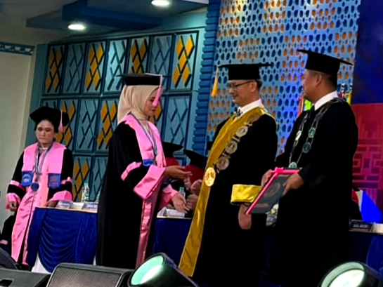 Wisuda 703 Lulusan UMA Harus Mampu Hadapi Perubahan