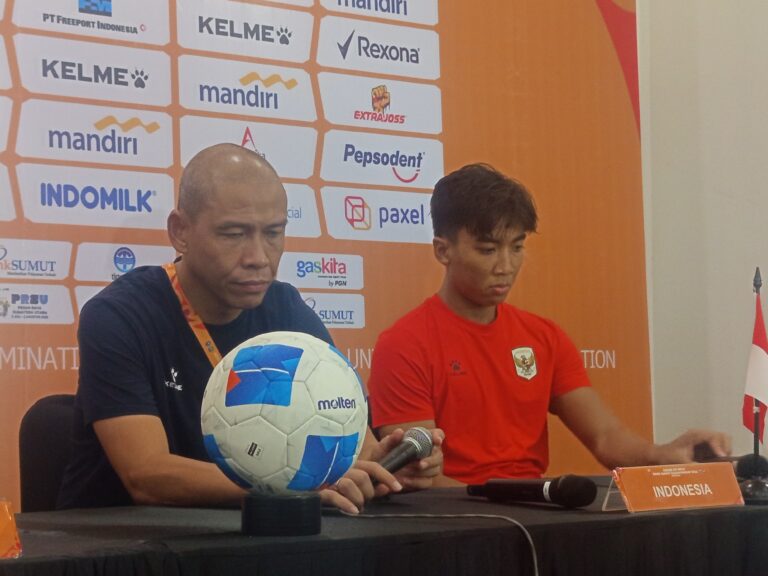Hujan Kartu di Stadion Utama Sumut, Garuda Muda Tundukkan Vietnam 2-1