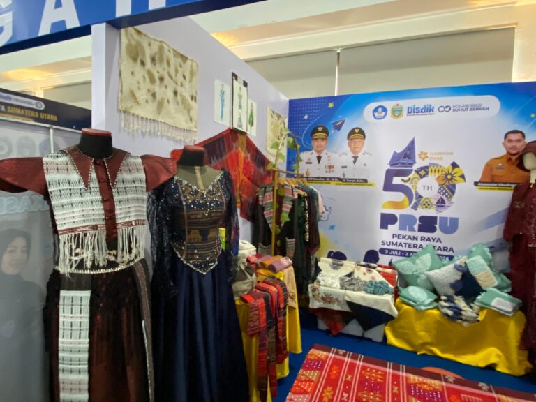 SMKN 10 Medan Tampilkan Stan Busana dan Kuliner di PRSU Ke 50
