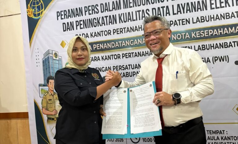 PWI Labuhanbatu dan Kakan Pertanahan/BPN Tandatangi MoU Pelayanan Bidang Informasi