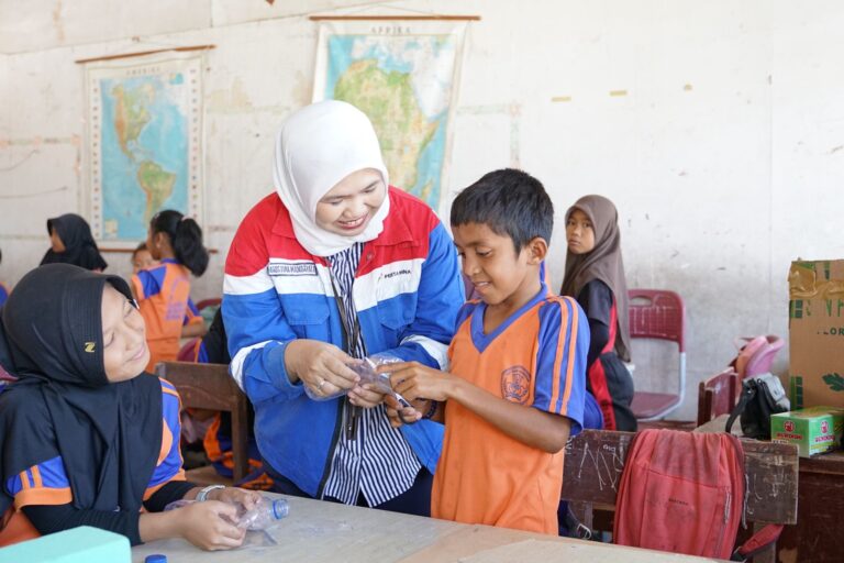 Pertamina Patra Niaga Perkuat Edukasi Lingkungan Melalui Program SEKAR di Kawasan Pesisir Medan