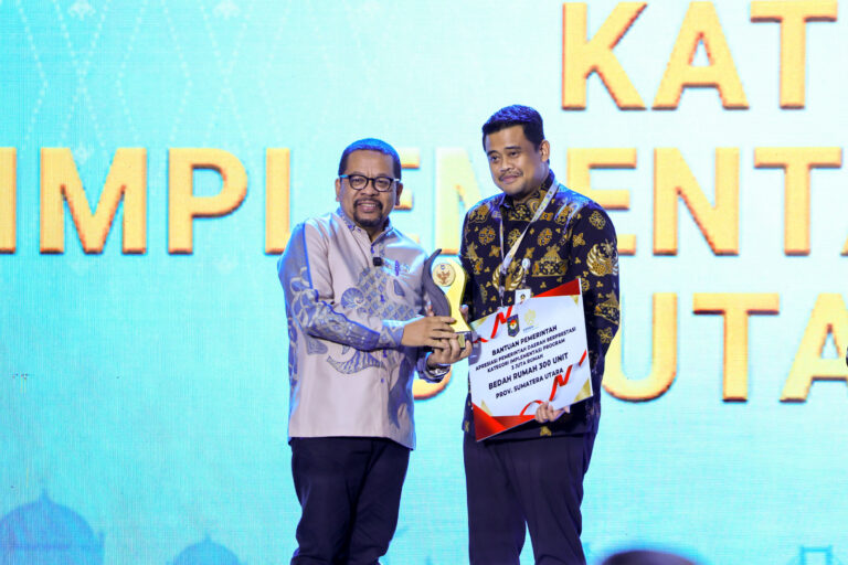 Terima Penghargaan dari Kemendagri, Bobby Nasution Komitmen Terus Hadirkan Hunian Layak dan Terjangkau bagi Masyarakat