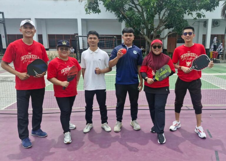 Olahraga Pickleball Ramaikan HUT RI di SMKN 5 Medan