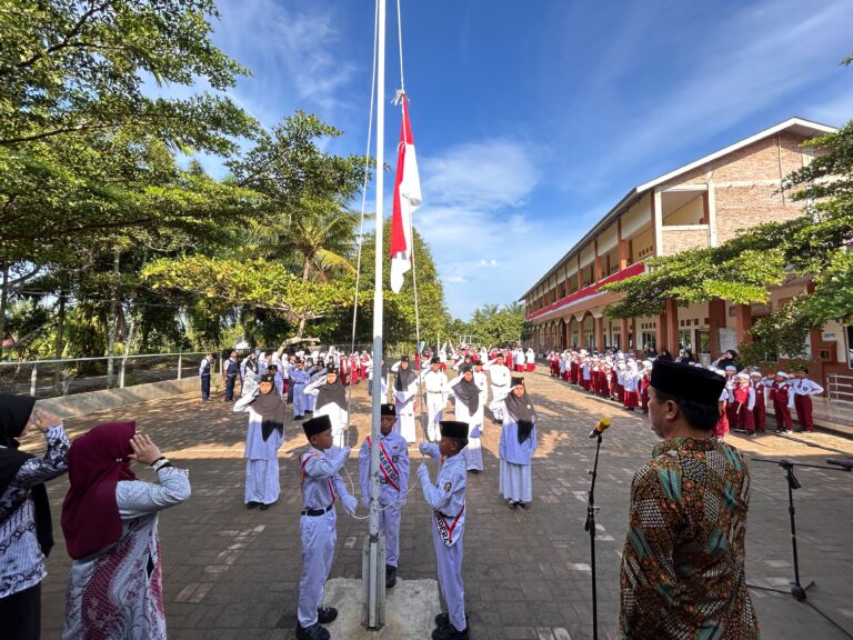 Bukan Sekadar Lomba, SD-SMP IT Al Azhar Galang Jadikan HUT RI ke-81 Ajang Asah Literasi dan Karakter