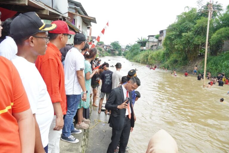 Rico Waas Berbaur Bersama Warga di Gebyar Kemerdekaan Medan Kota