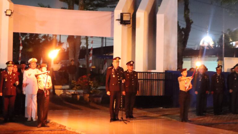 Kapolresta Deli Serdang Pimpin Apel Kehormatan – Renungan Suci di TMP Lubuk Pakam