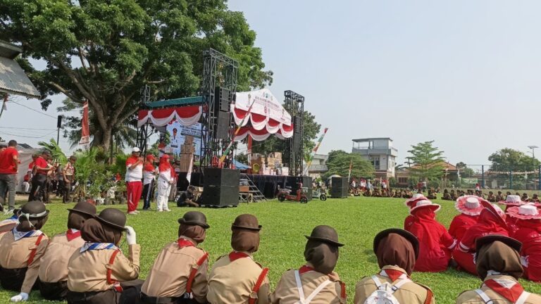 Ribuan Guru Dan Masyarakat Gemakan Kebersamaan Di Lapangan Portis