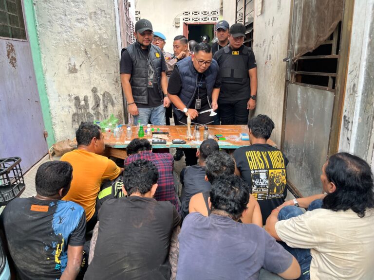 Polisi Gerebek Dua Sarang Narkoba di Jalan Mangkubumi Medan, 2 Pengedar dan 7 Pemakai Ditangkap