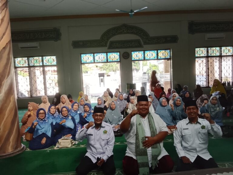 KUA Medan Perjuangan Bersama Majelis Taklim Gelar Gema Sholawat Kubra Dalail Khairat