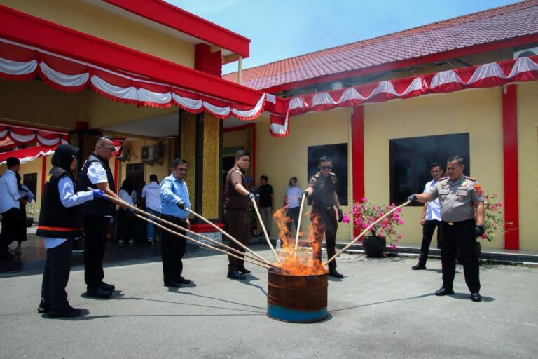 Polres Pelabuhan Belawan Musnahkan Barang Bukti Narkoba: 222,69 Gram Sabu, 995,65 Gram Ganja dan 481 Butir Pil Ekstasi