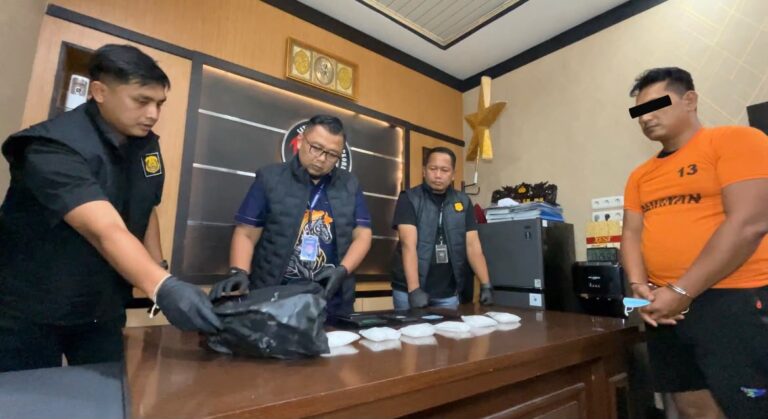 Polisi Tangkap Seorang Warga Pidie Bawa Sabu Ratusan Gram di Travel Medan