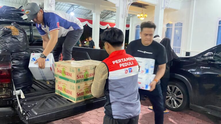 Pertamina Patra Niaga Gerak Cepat, Salurkan Bantuan Masyarakat Terdampak Banjir Bandang “Galodo” di Solok