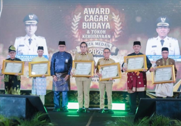 Wali Kota Medan Terima Penghargaan Tokoh Kebudayaan