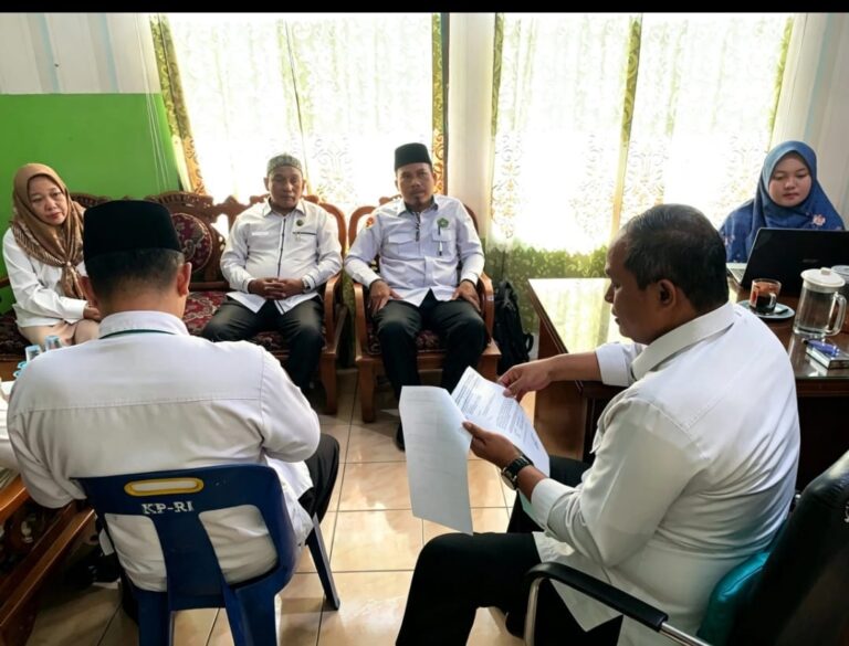 Perkuat Validitas Data Layanan, KUA Pagar Merbau Klarifikasi Data EWS