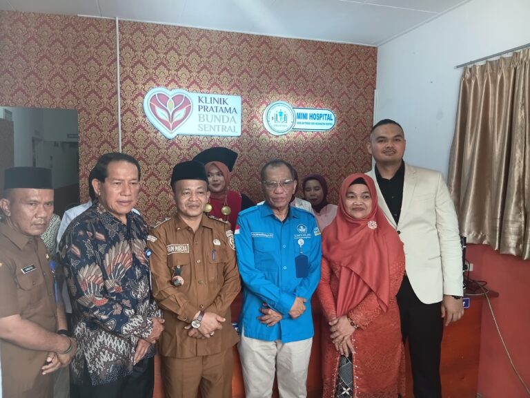 Kepala LLDIKTI Wilayah I Resmikan Klinik Pratama STIKes Sentral, Prof Saiful Dorong Kampus Berdampak bagi Masyarakat