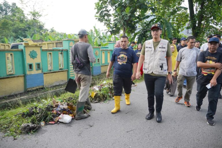Wali Kota Siapkan Solusi Banjir Hingga 10.000 CCTV