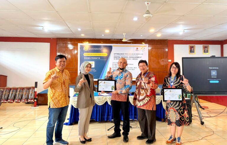 FISIP USU PKM di Sekolah Parulian 1 Medan Dorong Optimalisasi Tata Kelola Sekolah Berbasis Digital