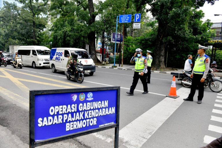 Operasi Gabungan Sadar Pajak Berjalan Tertib, Dirlantas Polda Sumut Pimpin Langsung di Lapangan