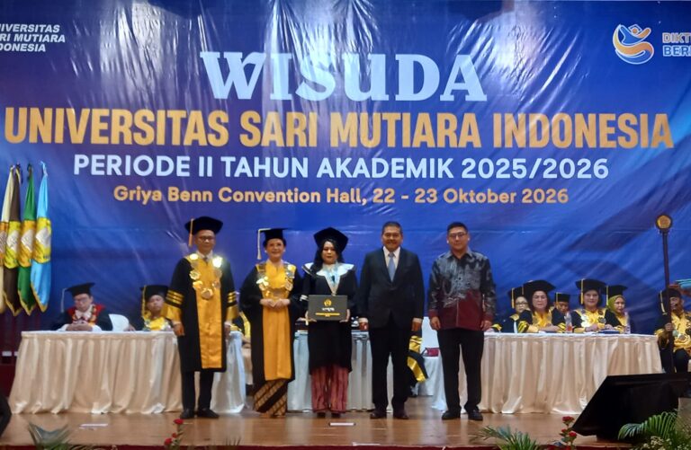 Rektor Apresiasi Mahasiswa USM Indonesia Asal Timor Leste dan Berbagai Provinsi