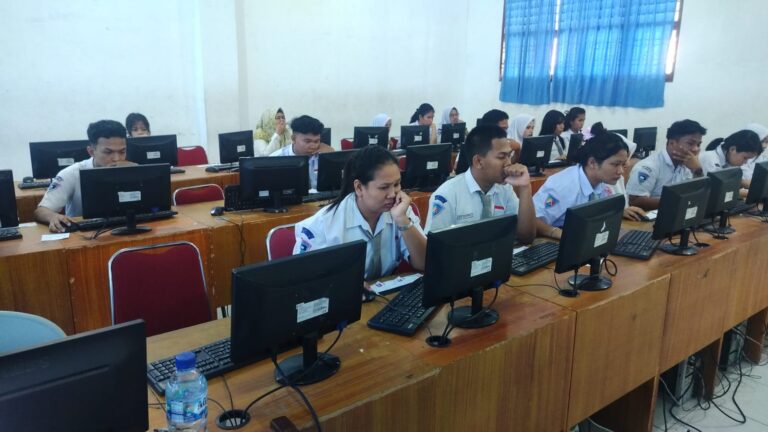 511 Siswa SMKN 9 Medan TKA Secara Online Gunakan Komputer