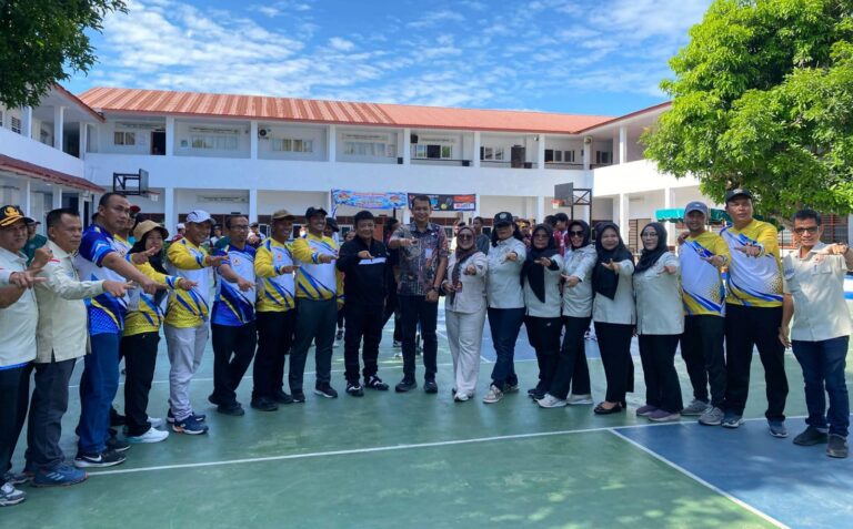 Ketua KONI Sumut Buka Kejurprov Pickleball di SMKN 5 Medan