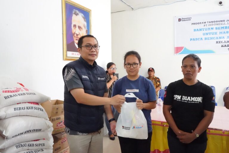 INALUM Serahkan Bantuan Bagi Masyarakat Terdampak Bencana Angin Puting Beliung Di Kabupaten Toba