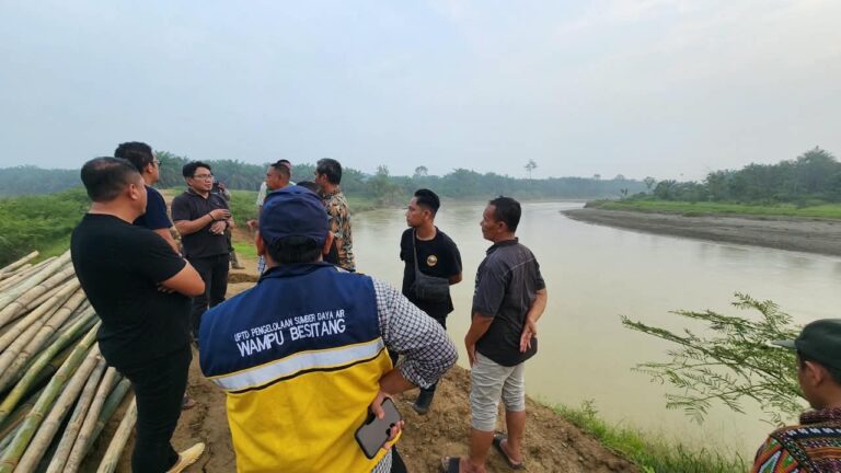Perjuangkan Aspirasi Masyarakat, Plt Bupati Langkat Tiorita Dorong Perbaikan Tanggul Paya Bunder
